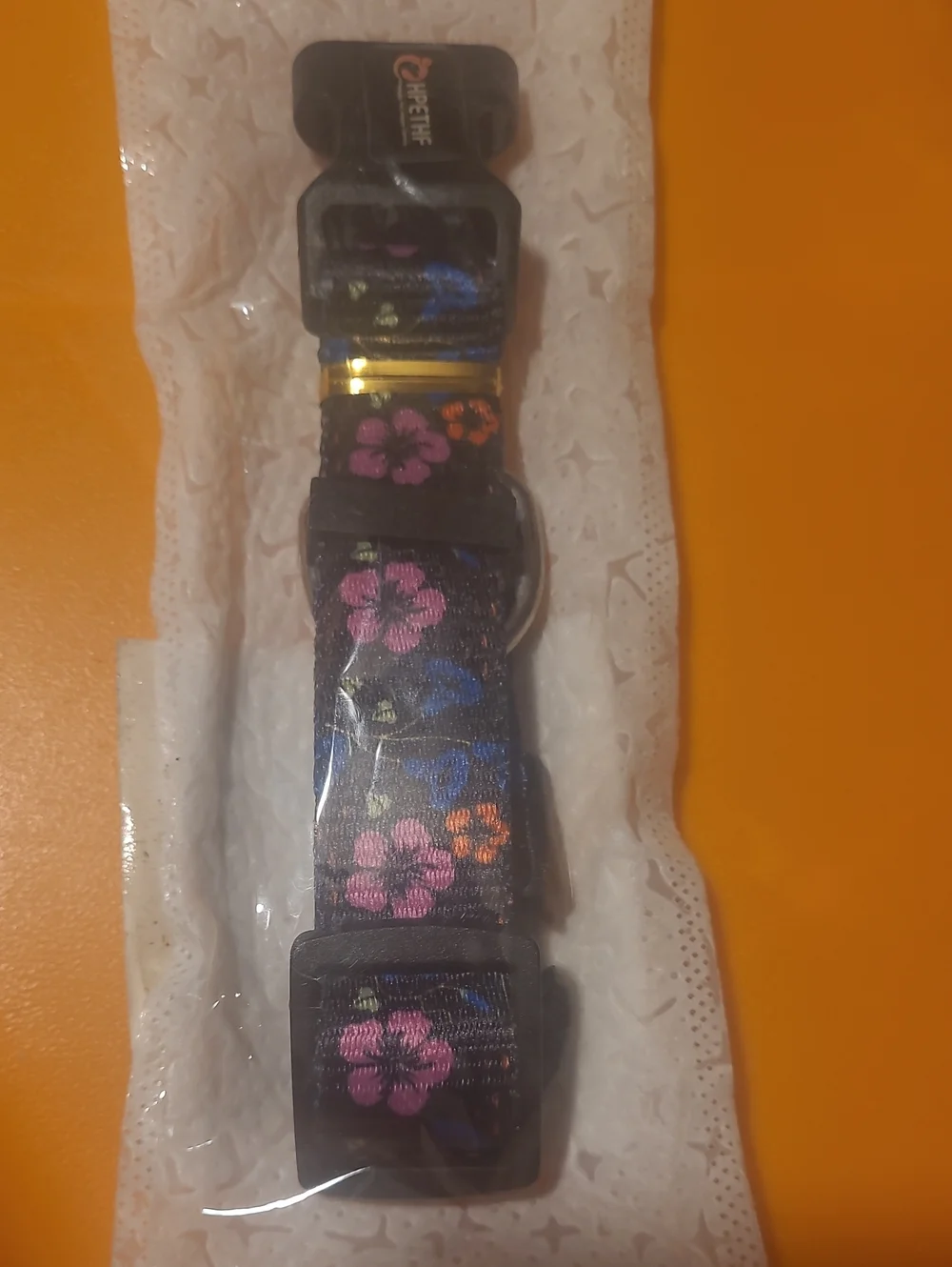 New with tags! Happy Pet Happy Family adjustable fancy floral dog collar Medium